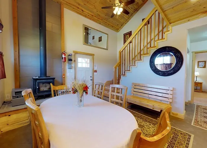 The Cedars Country Cottage, Solitude, Amazing Night Skies!!