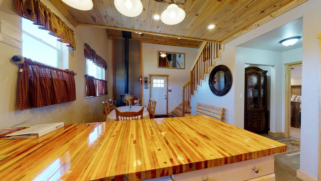 The Cedars Country Cottage, Solitude, Amazing Night Skies!! * Blanding